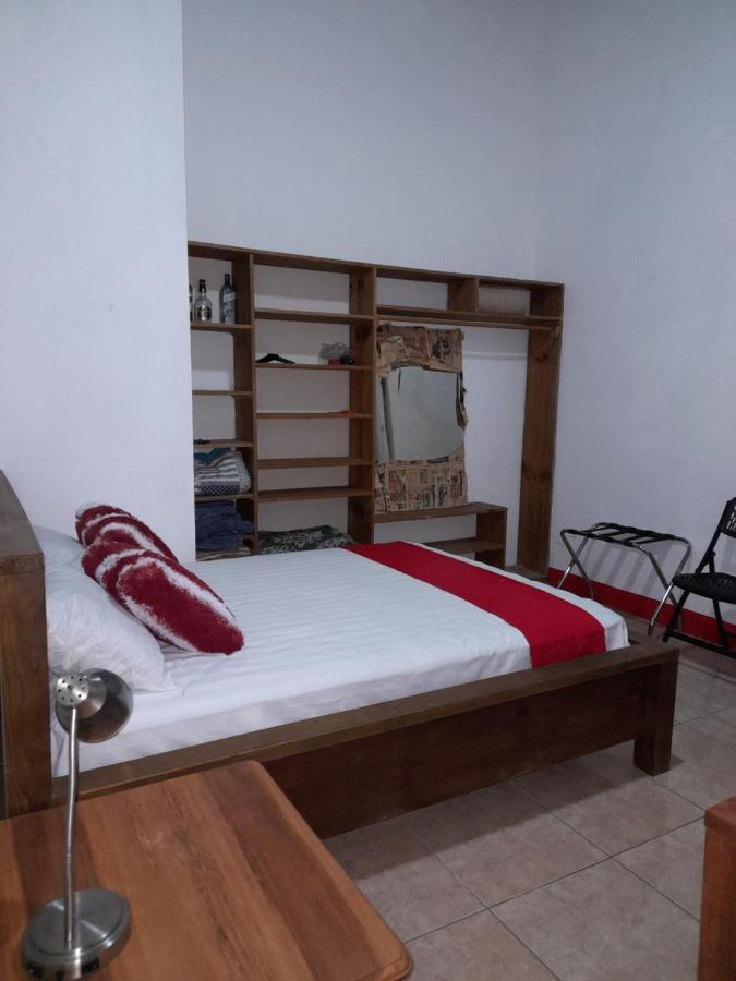 Hostal Blood Moon Rio Dulce Town Buitenkant foto