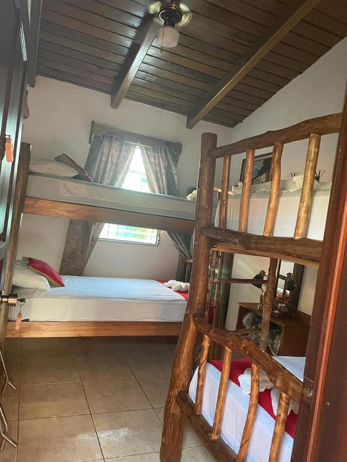 Hostal Blood Moon Rio Dulce Town Buitenkant foto