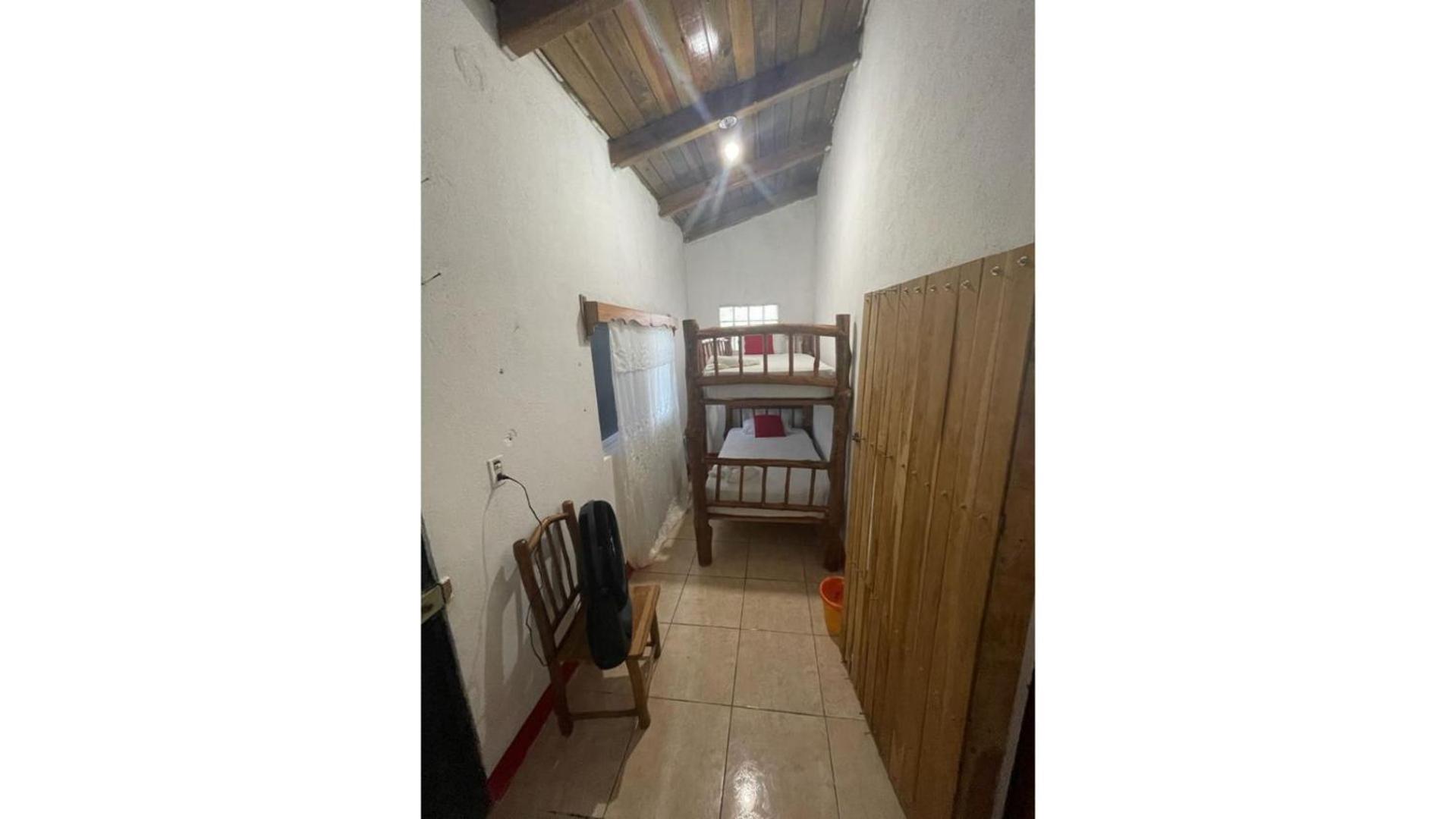 Hostal Blood Moon Rio Dulce Town Buitenkant foto