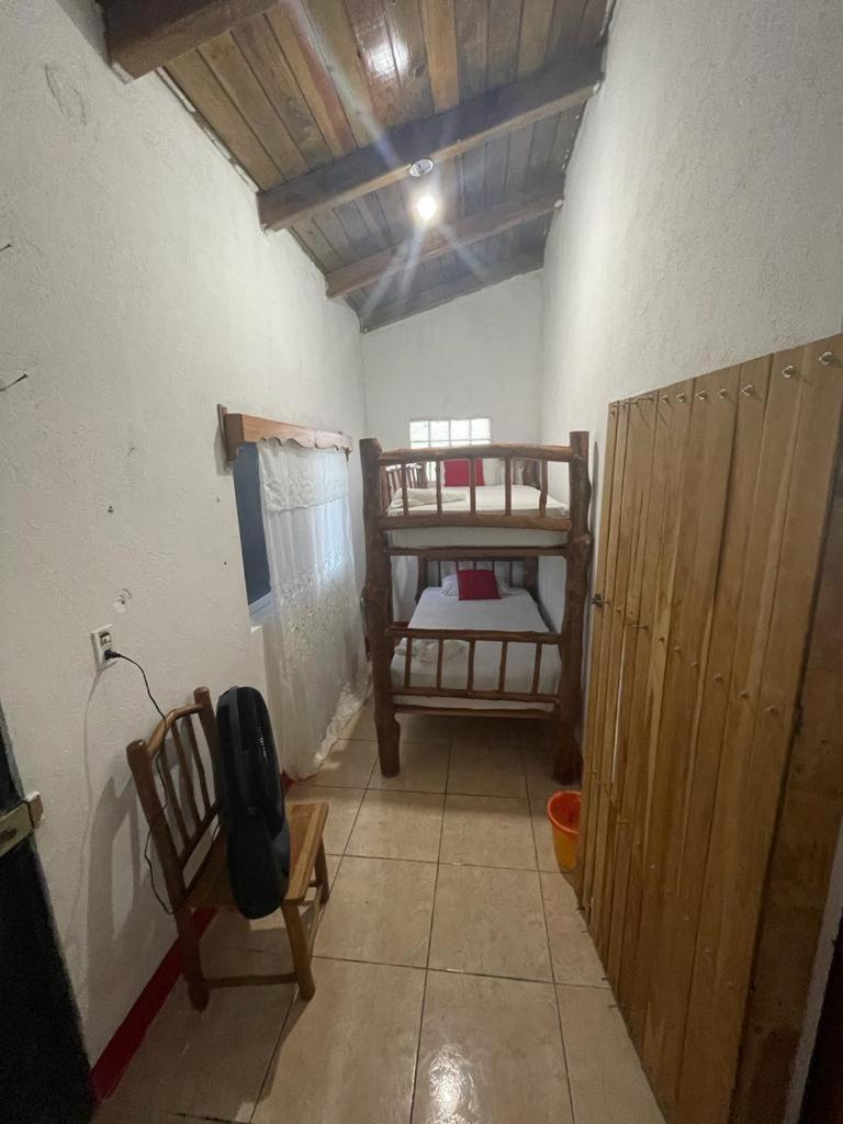 Hostal Blood Moon Rio Dulce Town Buitenkant foto